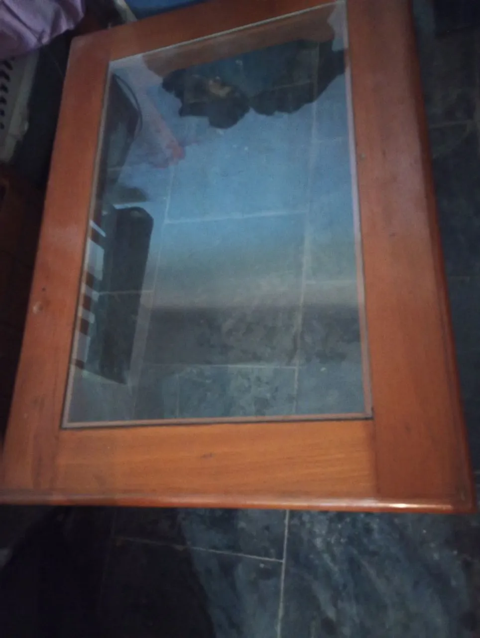 Mesa de centro em madeira com vidro