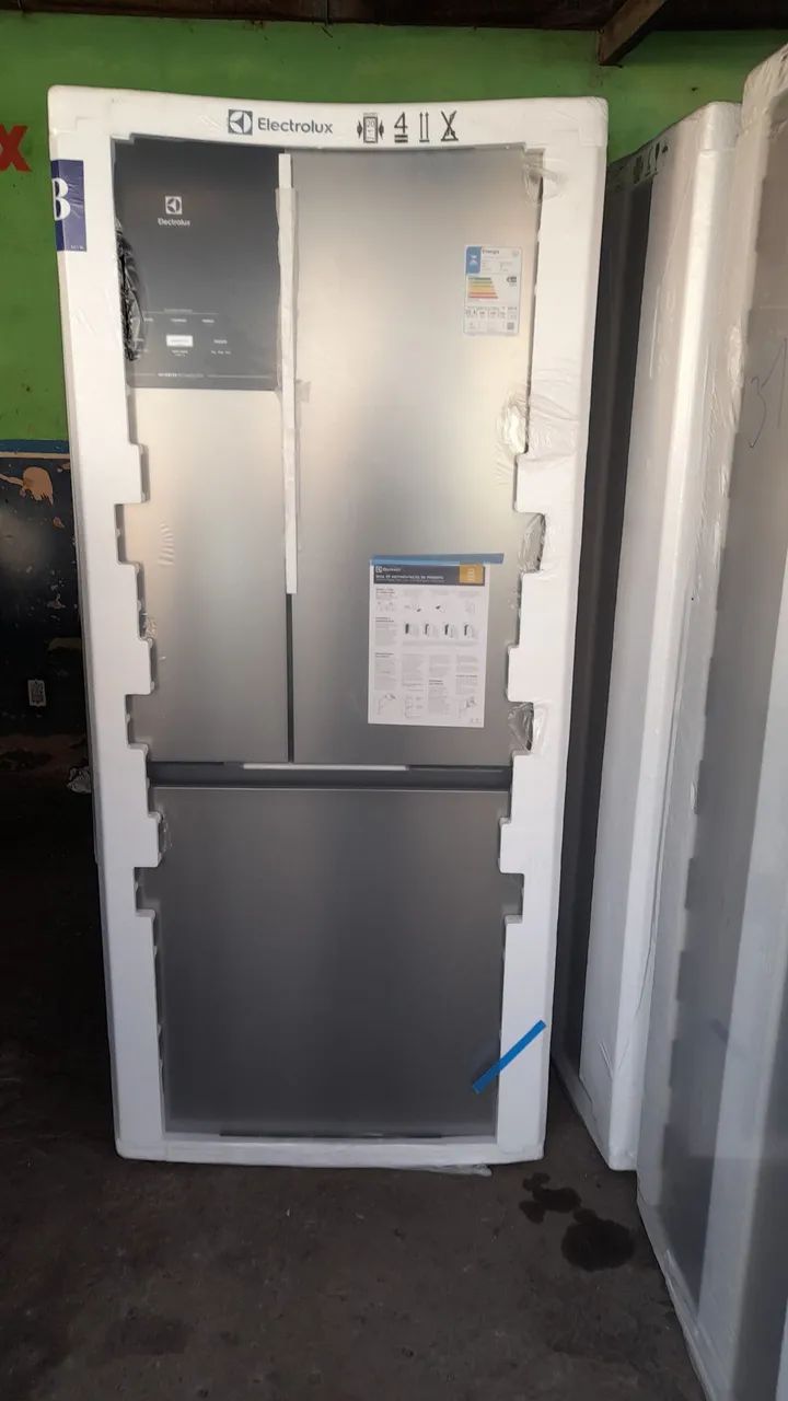 Geladeira Electrolux 3 portas nova  - Foto 2