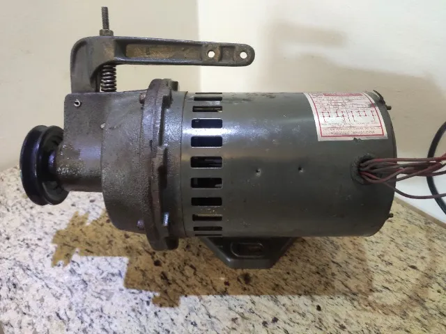 Motor para maquina de Costura Overlock ou Industrial, Eberle, em ótimo estado 