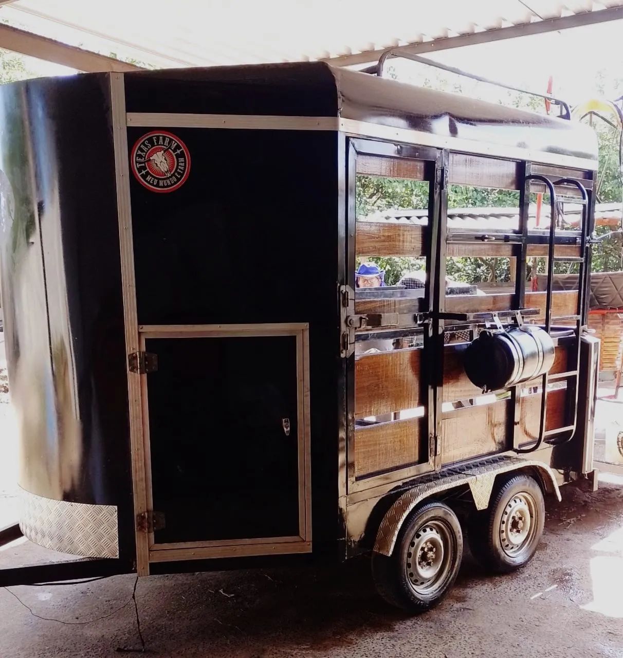 Trailer para 3 cavalos - Foto 4