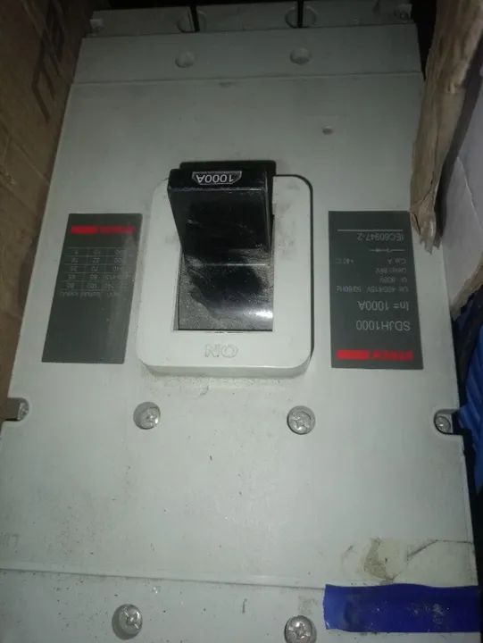 Vendo disjuntor stek 1000A