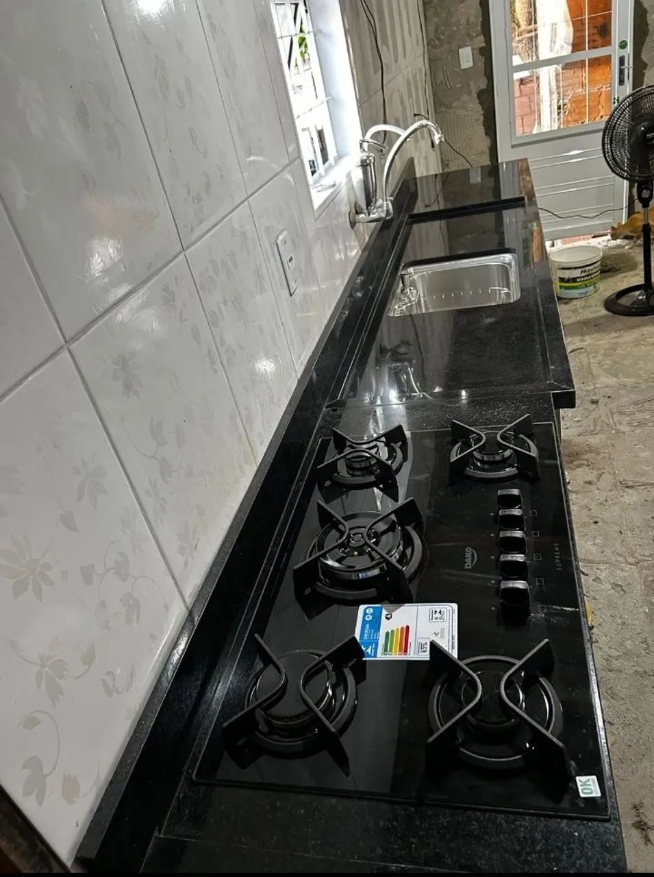Pias de mármore e granito Fazemos por medida metro quadrado apartir de 350