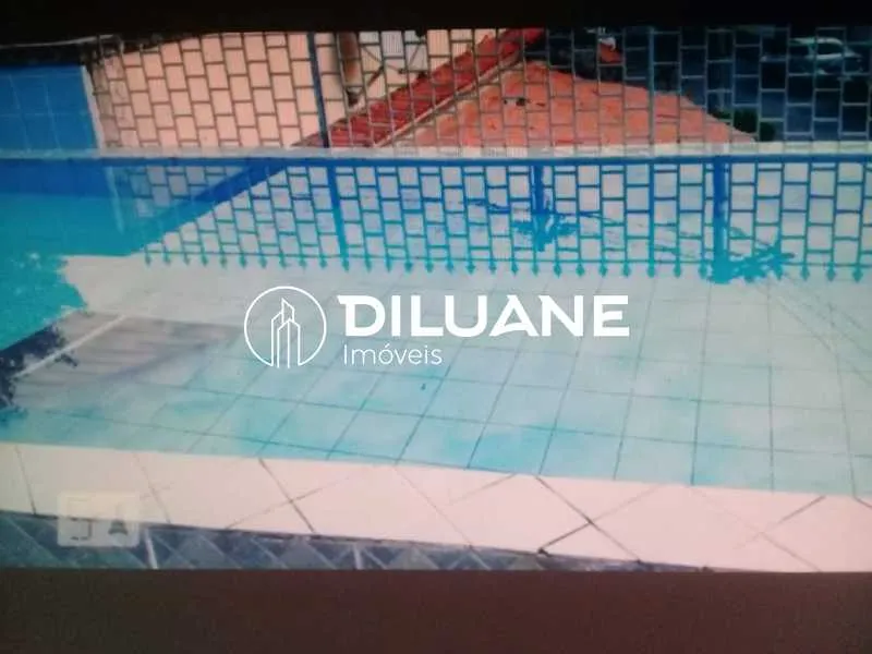 Casa de 2 quartos e vaga de garagem, em Neves