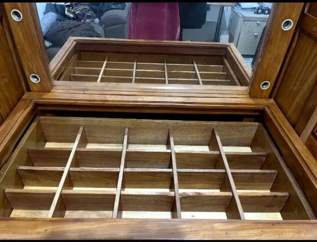 Penteadeira de madeira maciça. - Foto 3