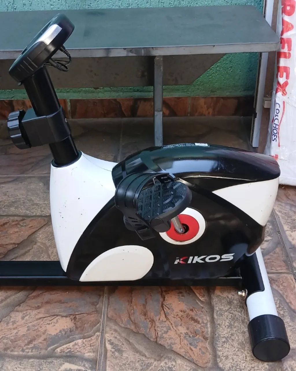Ate 10x sem Juros - Bicicleta Ergométrica Magnética Horizontal Kikos KR 3.8 - Novissima   - Foto 2
