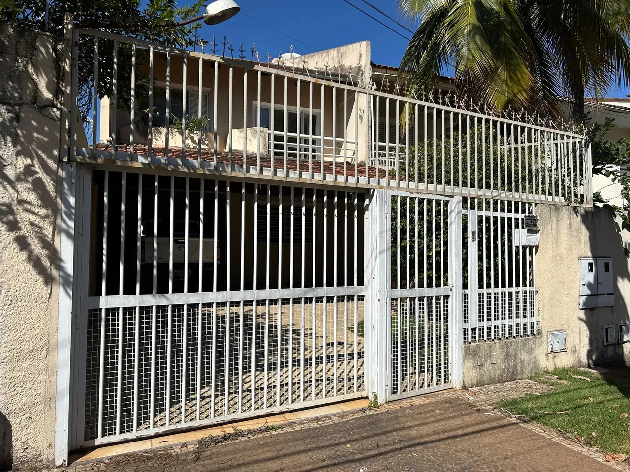 Sobrado para venda com 297 metros quadrados com 4 quartos em Vila Lucy - Goiânia - GO