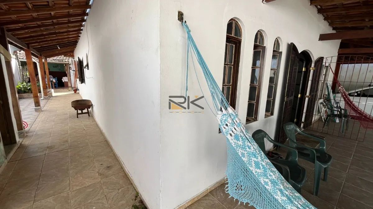 CASA EM CONDOMINIO COM 4 DORMITÓRIOS,4 VAGAS DE GARAGEM,VARANDA GOURMET COM CHURRASQUEIRA 