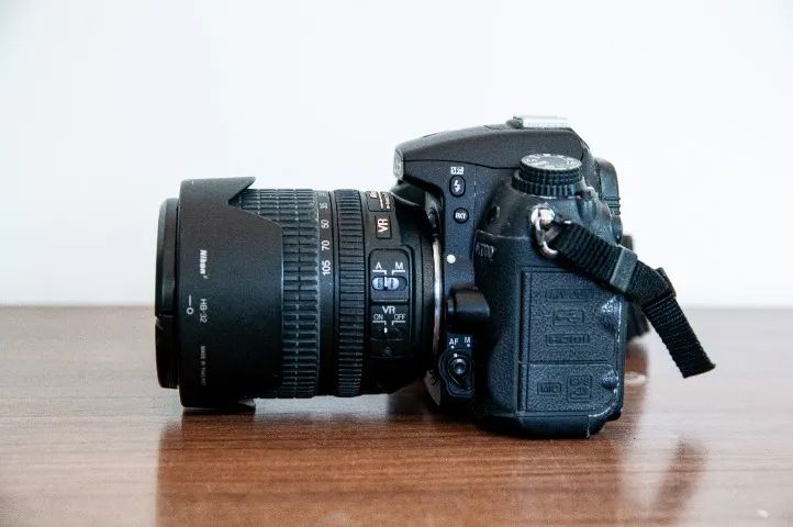 Câmera Nikon D700 + Lente 18-105mm + Acessórios - Foto 2