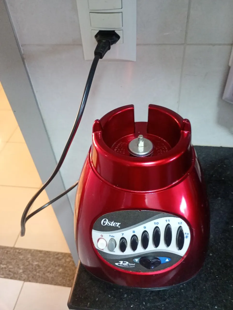 Motor de Liquidificador Oster 12 Velocidades 450W motivo da venda, o copo quebrou.