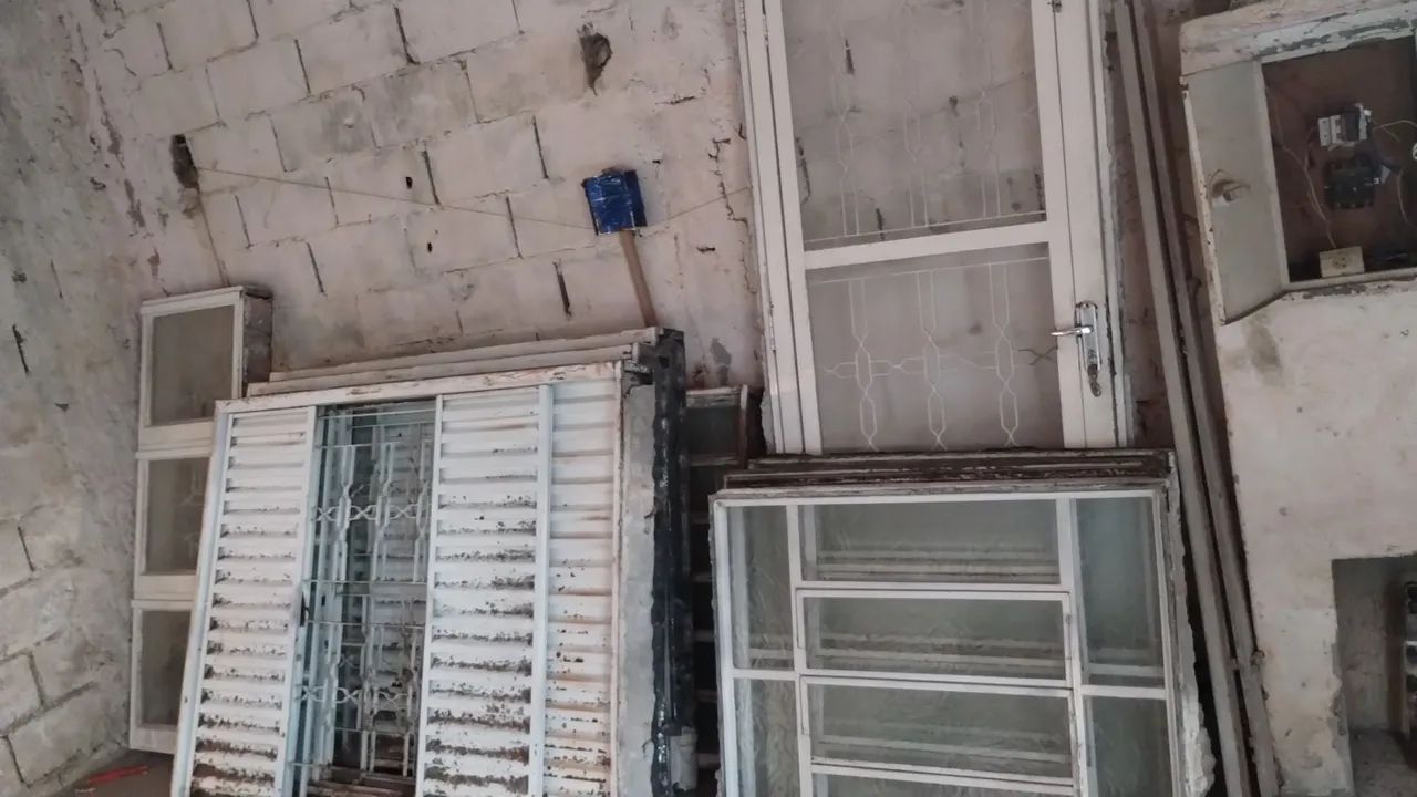 Porta, janela e vitrôs64861278094594120