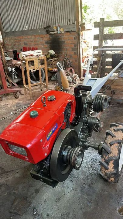 Micro trator Tobata tracionada 