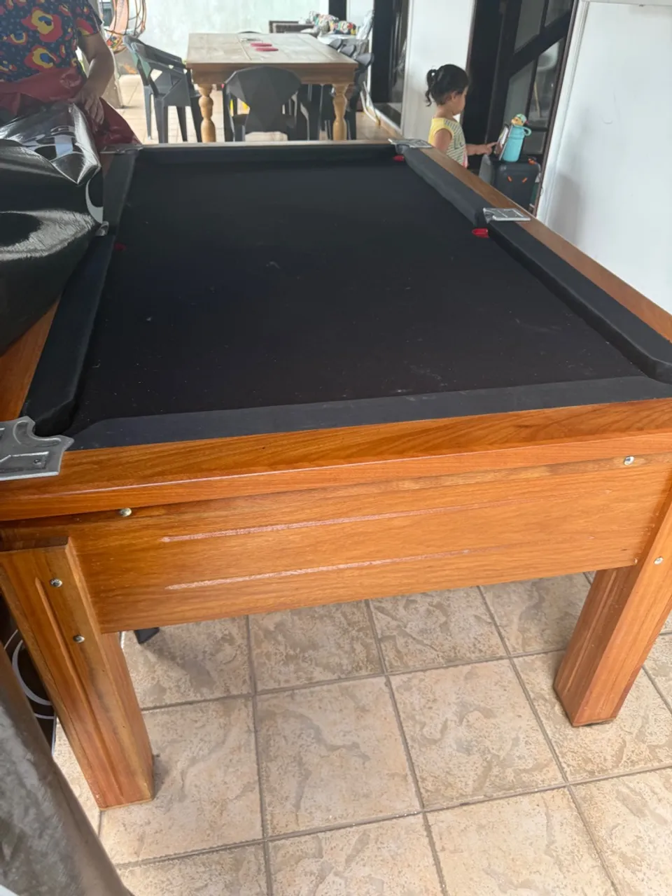 Mesa de sinuca em madeira