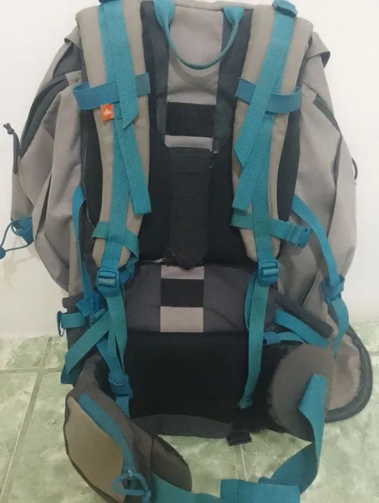 Mochila de Camping Quechua Forclaz 50L - Foto 4
