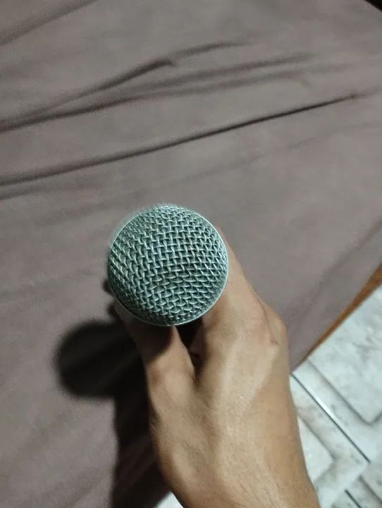 Microfone Shure SM58 - Qualidade Profissional - Foto 2