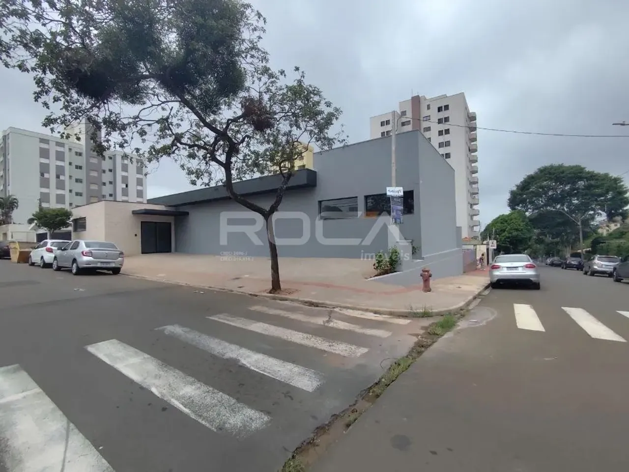 Sala Comercial para Alugar no Centro de São Carlos - 7 garagens