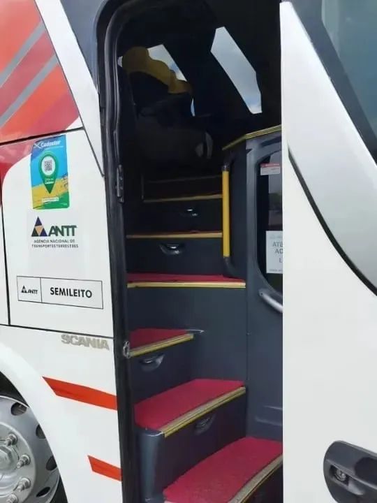 Ônibus 710 PLUS 4x2 Ano 2004 - Foto 2