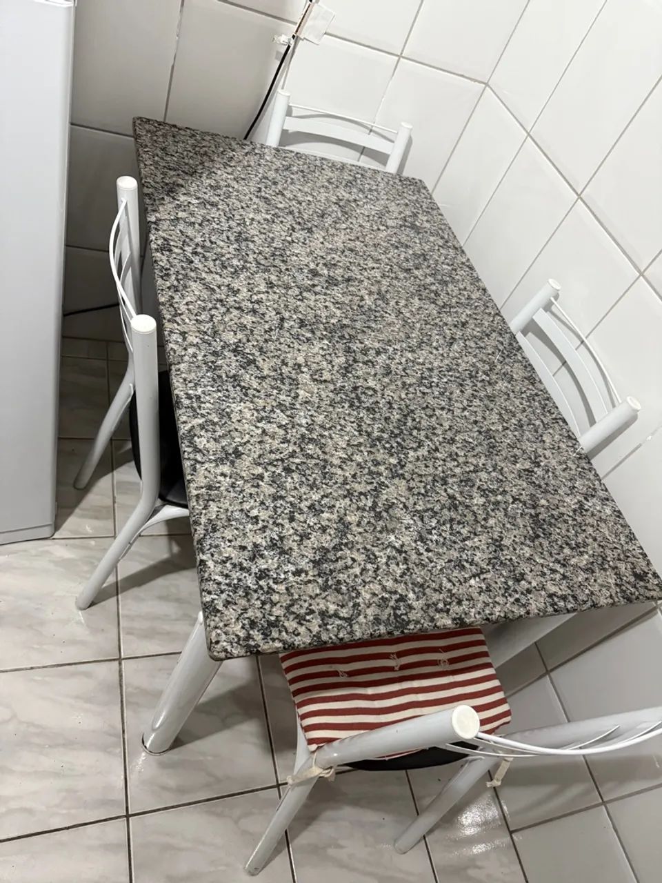 Mesa de Granito para 4 Pessoas