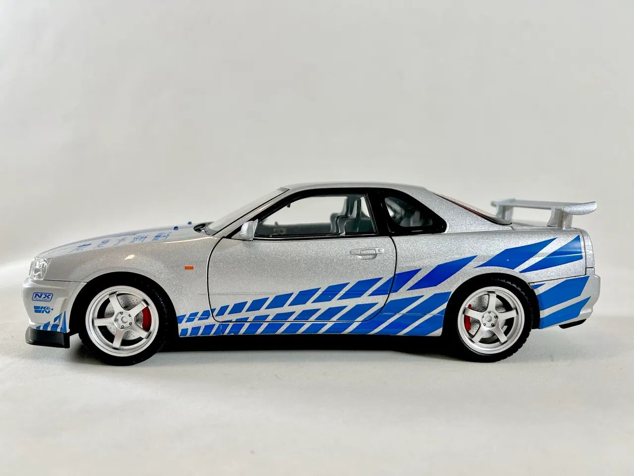 ミニカー FAST&FURIOUS NISSAN SKYLINE GT-R 1/18 Miniatura Nissan Skyline GT-R Fast & Furious Escala 1:18 - Hobbies