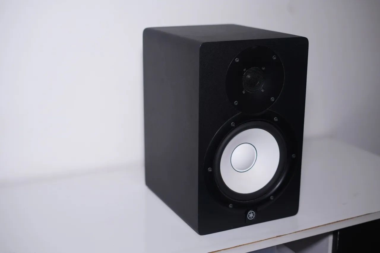 Par de Monitores de Áudio Yamaha HS7 - Foto 4