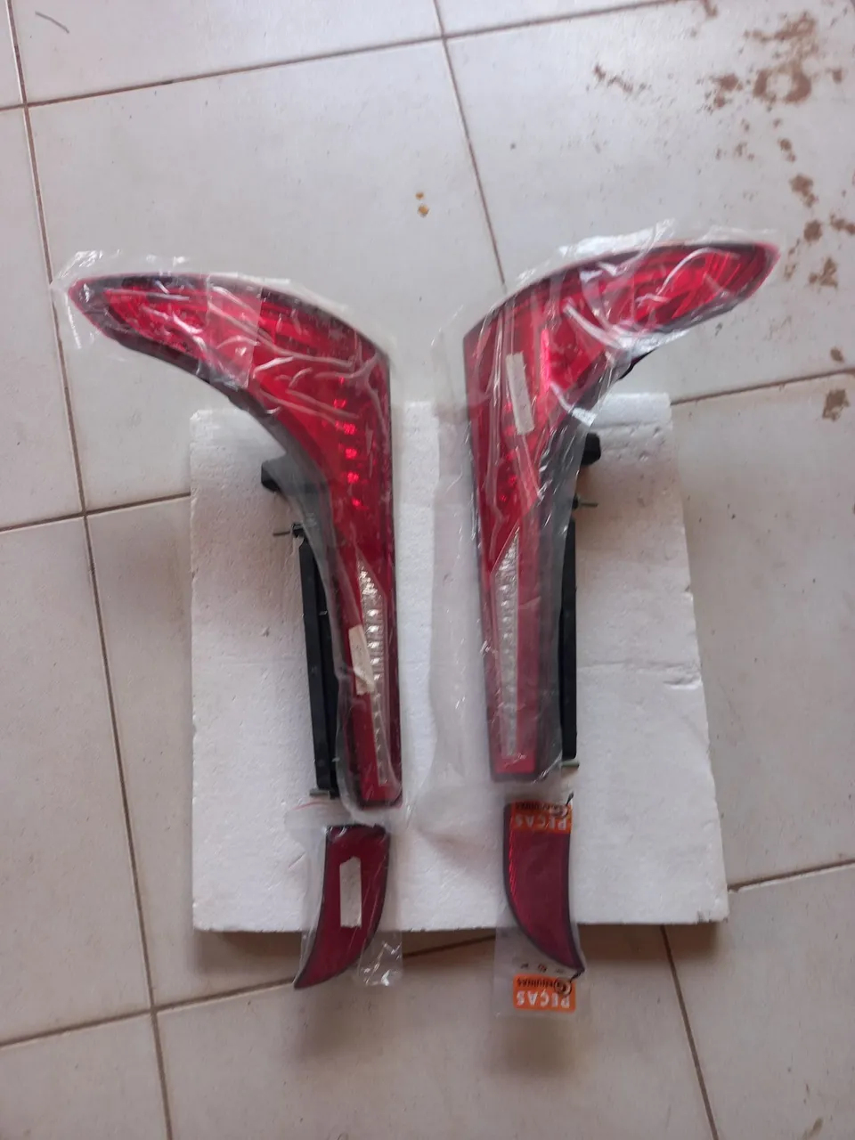 Par Lanternas Traseiras para Micro-Ônibus Volare W9 Conjunto completo Original 