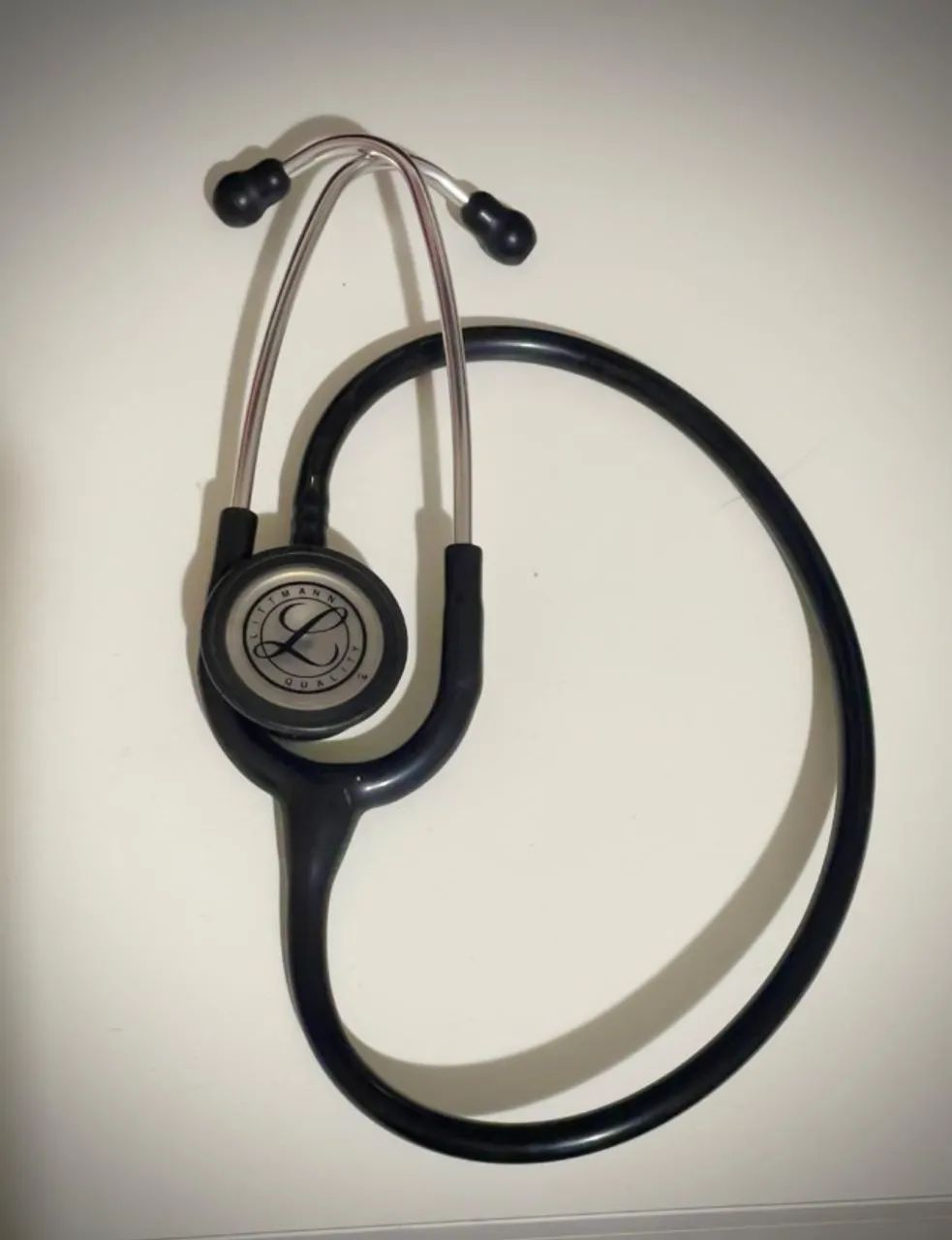 Estetoscópio 3M Littmann Classic II, usado com extremo cuidado.