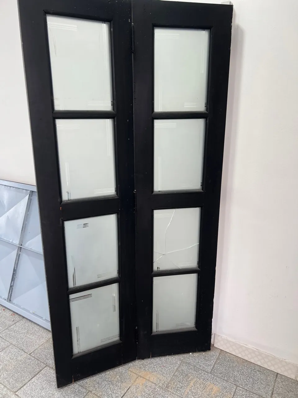 Portas de madeira com vidro jateado