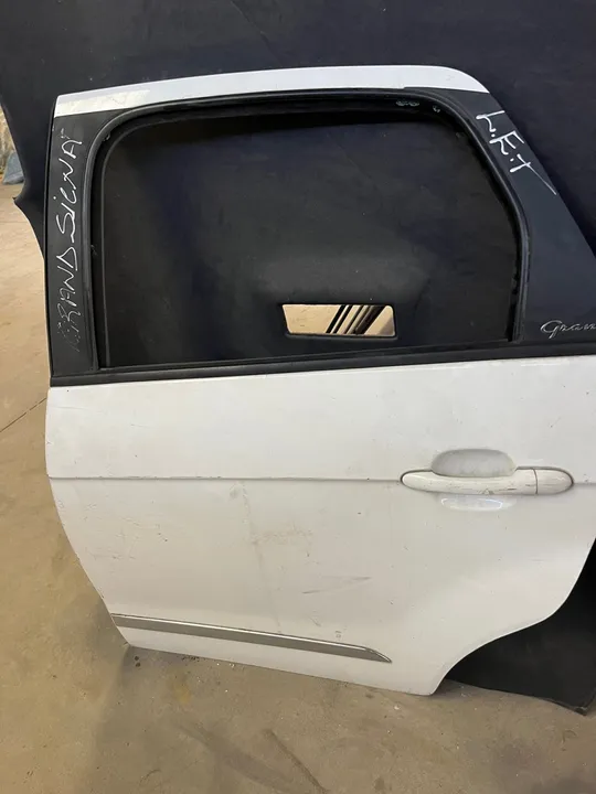 W Porta Traseira esquerda da Fiat Grand Siena