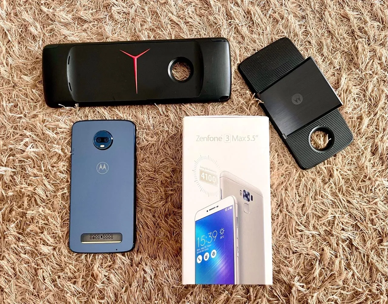 Motorola Moto Z3 Play + Acessórios