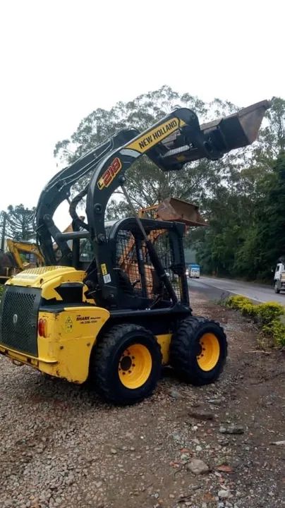 Mini Carregadeira New Hollando L218 ano 2013 - Foto 2