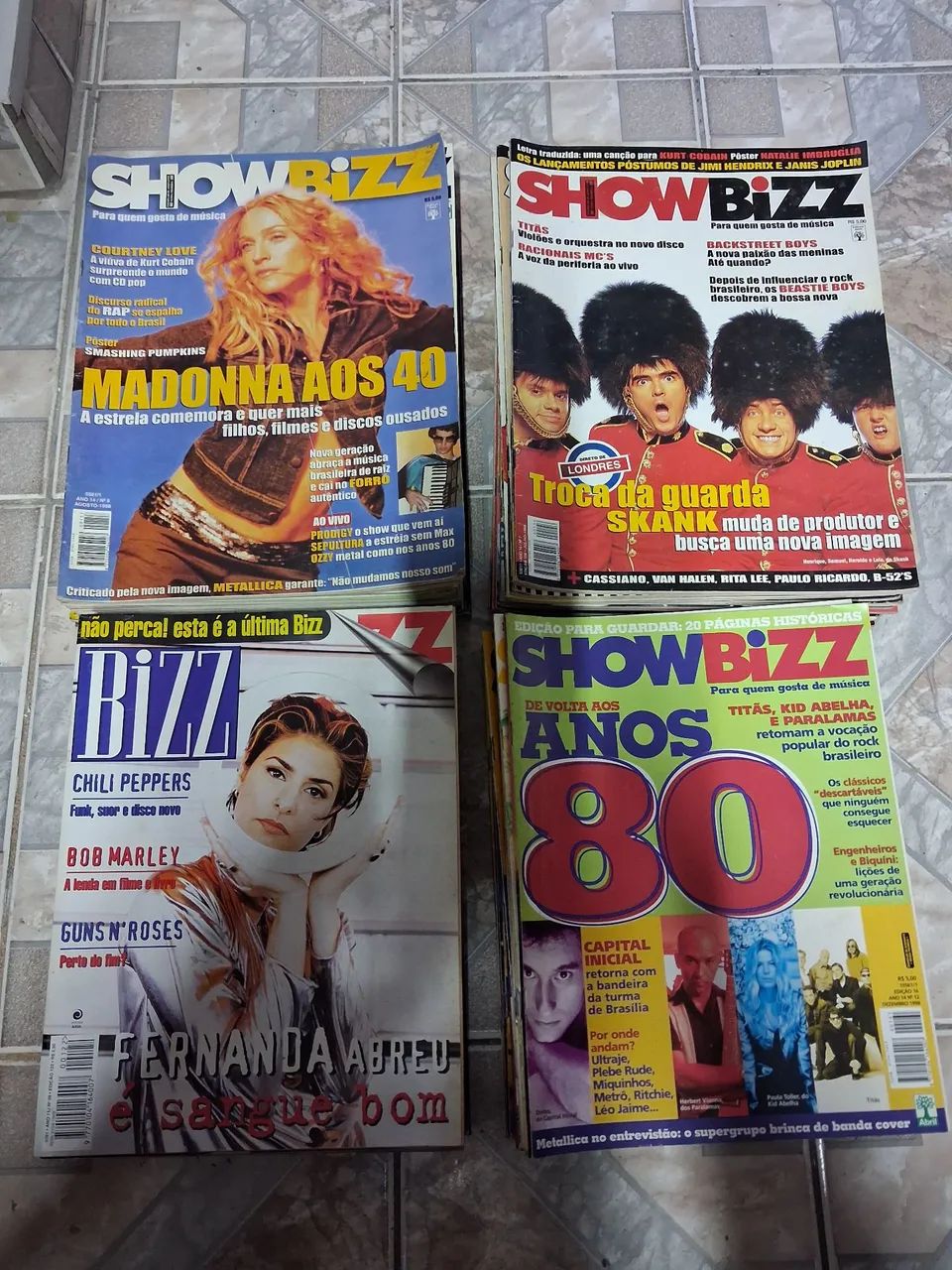70 exemplares das revistas Bizz/Showbizz (70