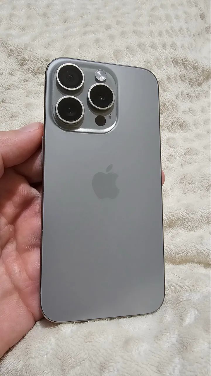 iPhone 15 Pro - Foto 2