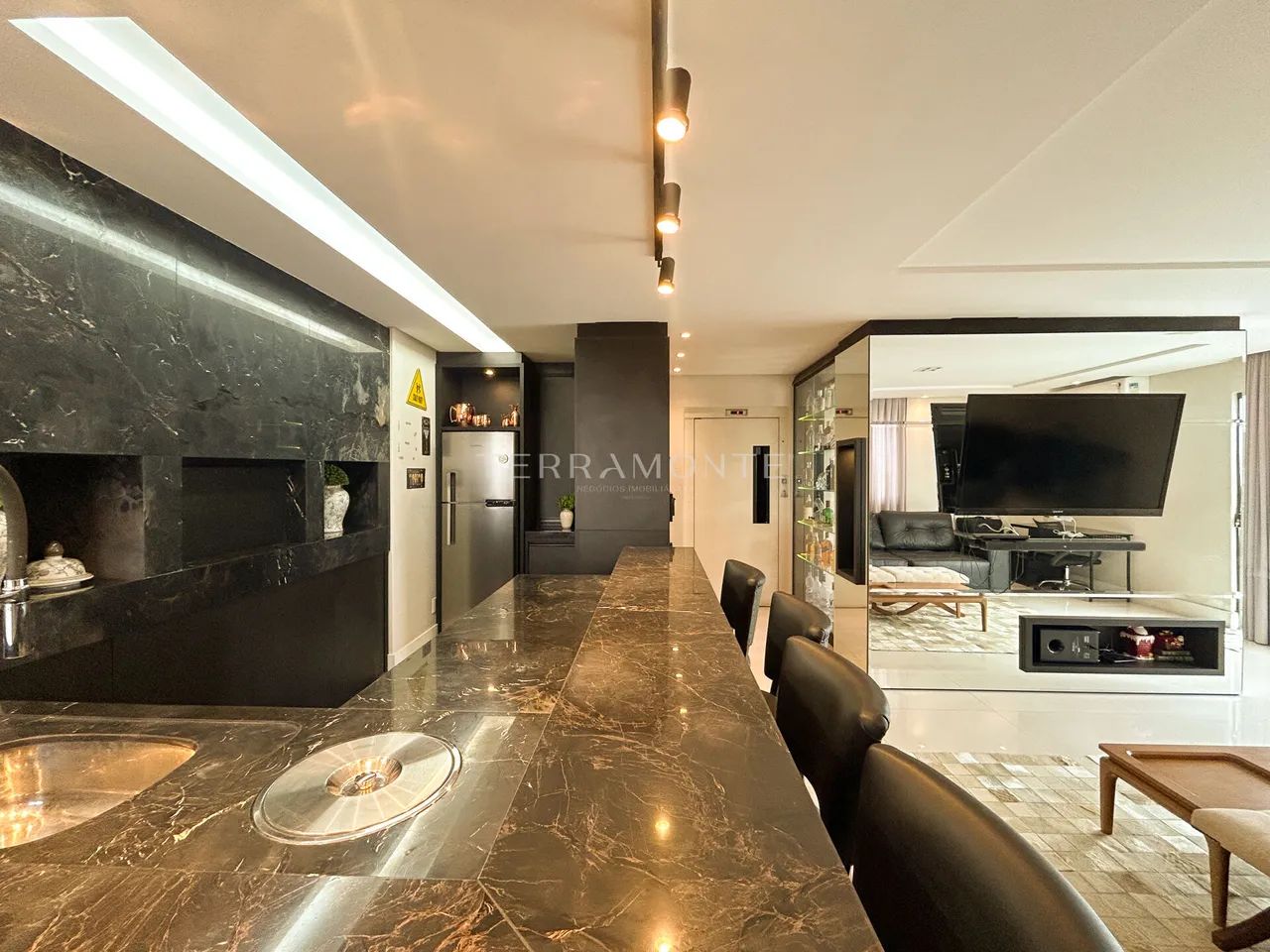 Cobertura duplex com 297m² no Centro de Tubarão - Foto 2