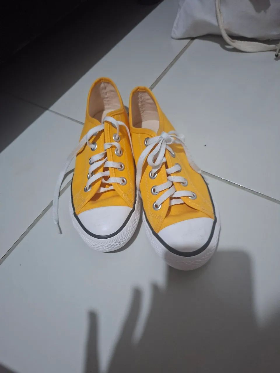 Tênis ALL star Amarelo  - Foto 2