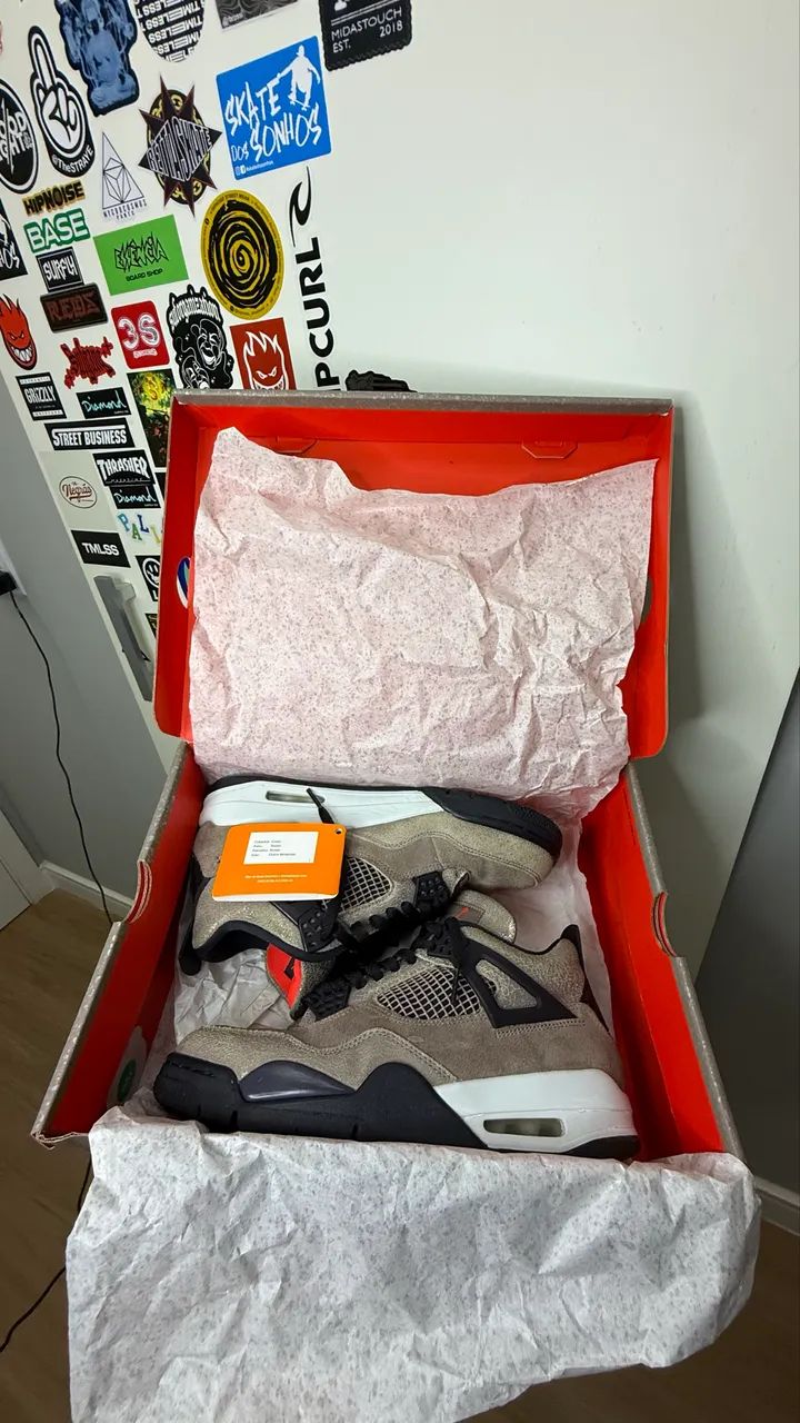 Air Jordan 4 Taupe Haze