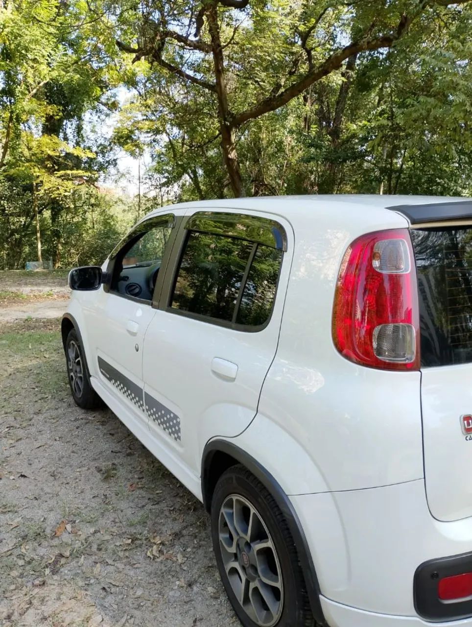 Fiat Uno Sporting 1.4 EVO Fire Flex 8V 4P 2014 - Foto 2