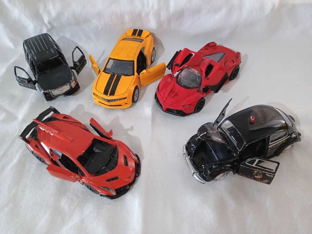 Lote com 5 carrinhos de ferro antigos 13 cm comprimento cada um  - Foto 3