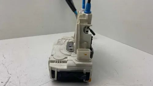 Fechadura Porta Tras Esq Mercedes Benz C180 2013 - Peças para