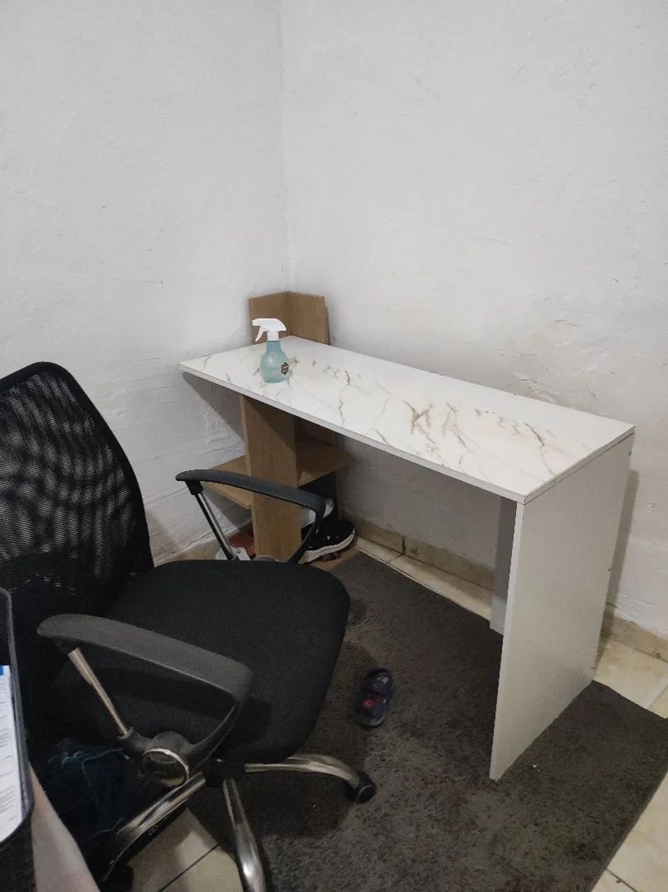 Mesa de estudo com cadeira 