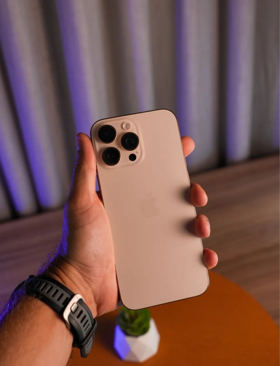 iPhone 16 Pro Max 256GB (Com Chip Físico) - Celulares e