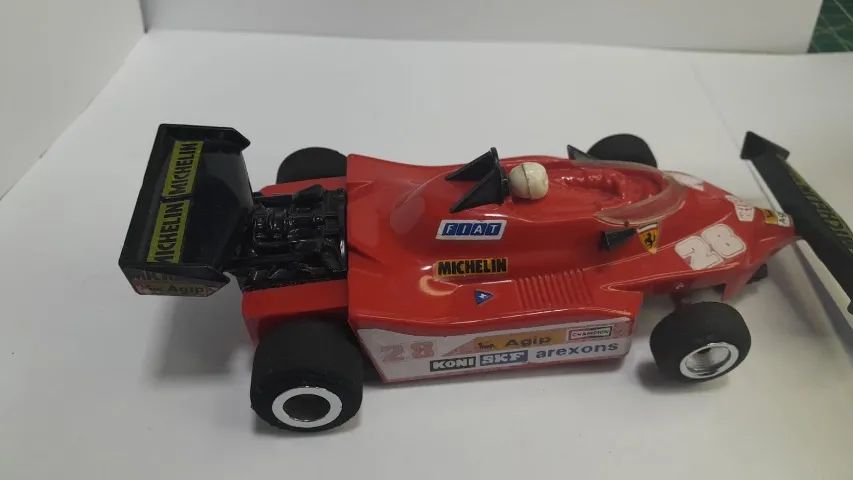 carrinho autorama ferrari t4 preta - Foto 2