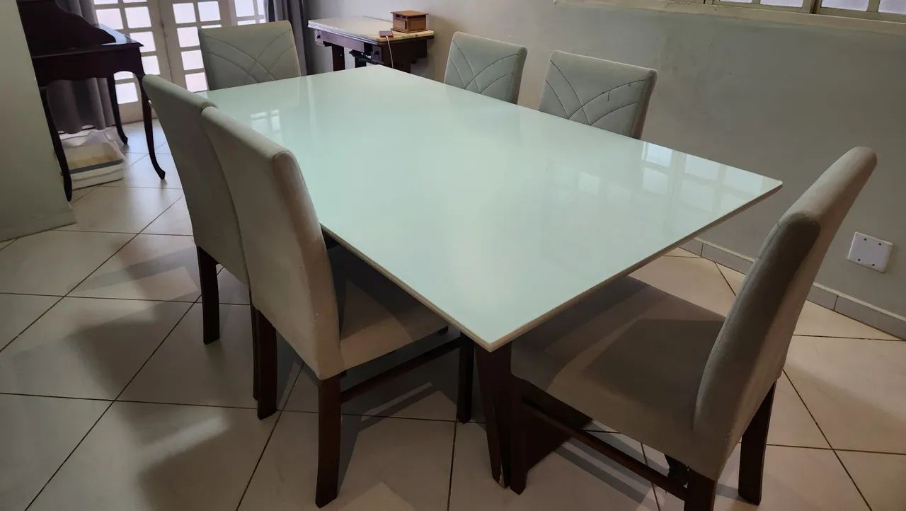 Mesa de Jantar com 6 Cadeiras