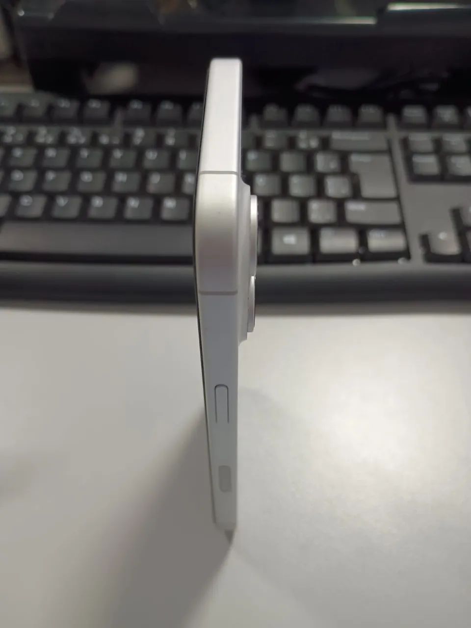 iPhone 16 (256GB)