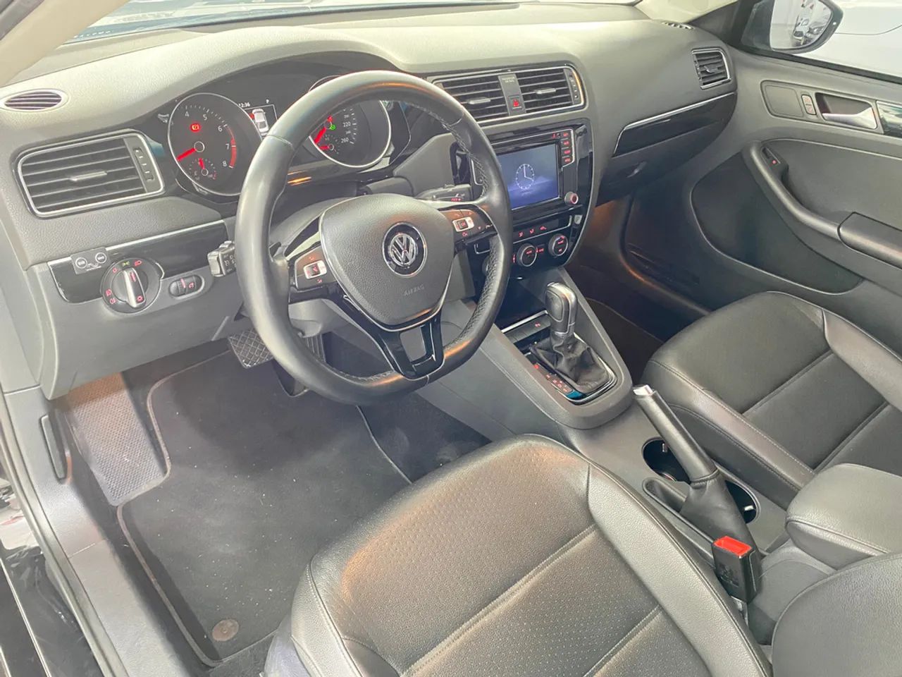 Volkswagen Jetta Highline 2.0 TSI 16V 4p Tiptronic, foto 9 de 15