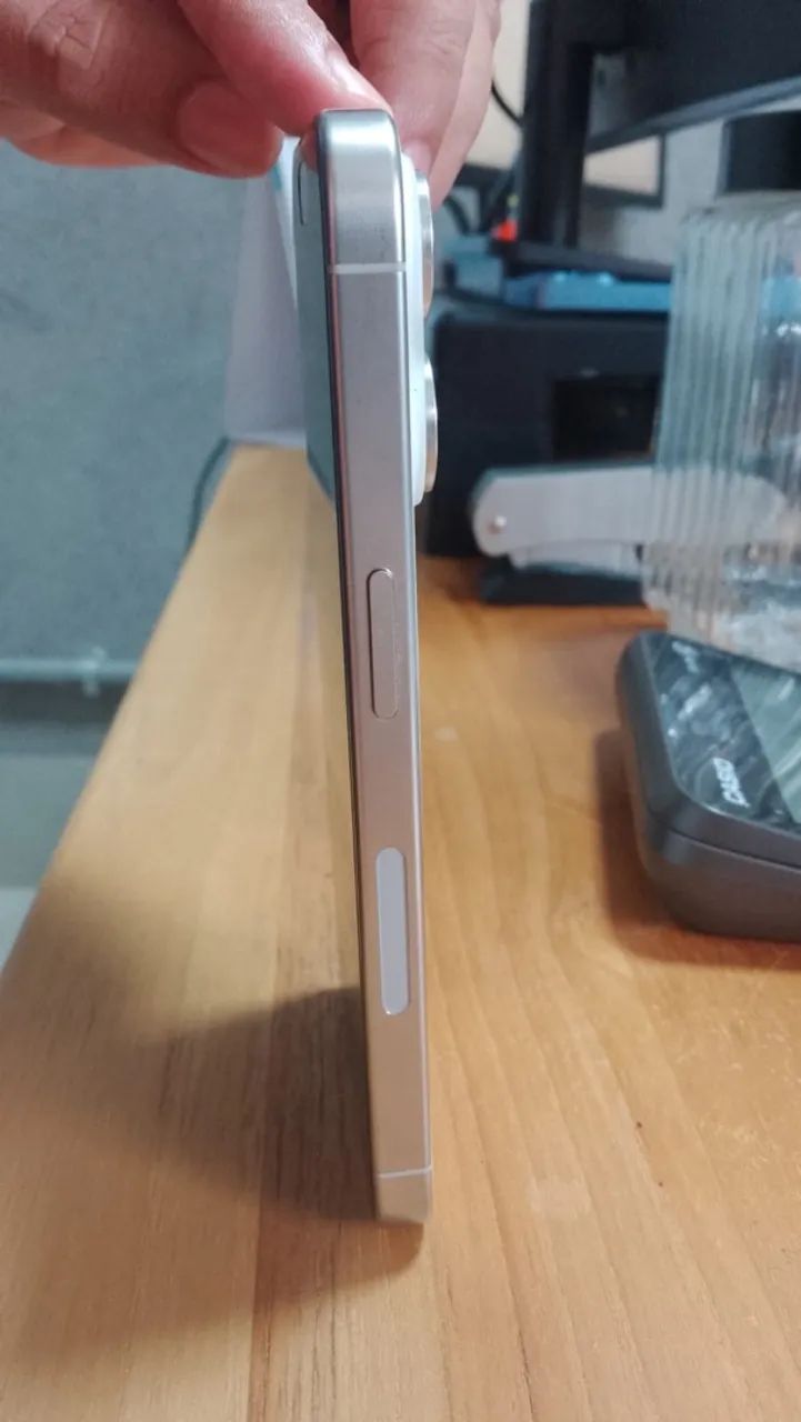 iPhone 15 pro 128gb BRANCO - Foto 2