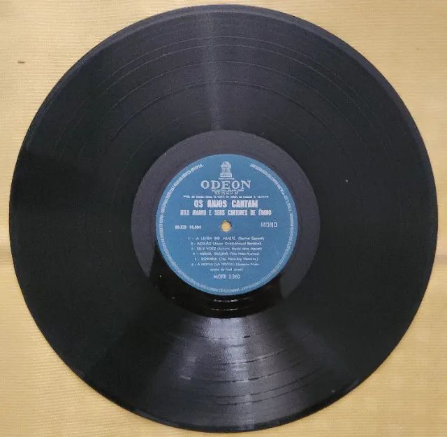 Nilo Amaro e seus Cantores de Ébano - Os Anjos Cantam - Foto 5