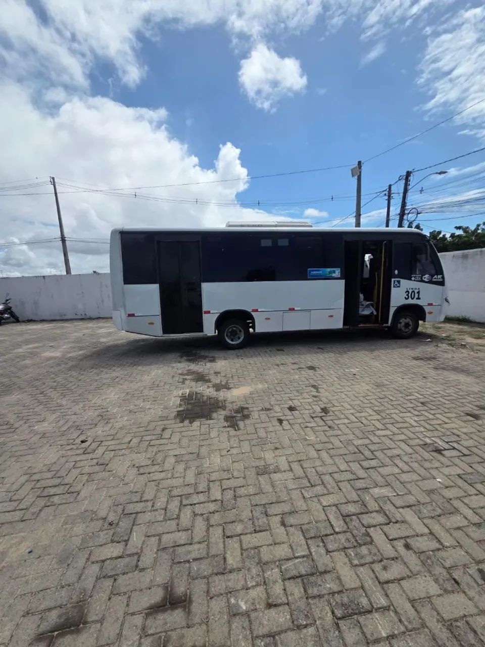 Micro ônibus com ar condicionado 