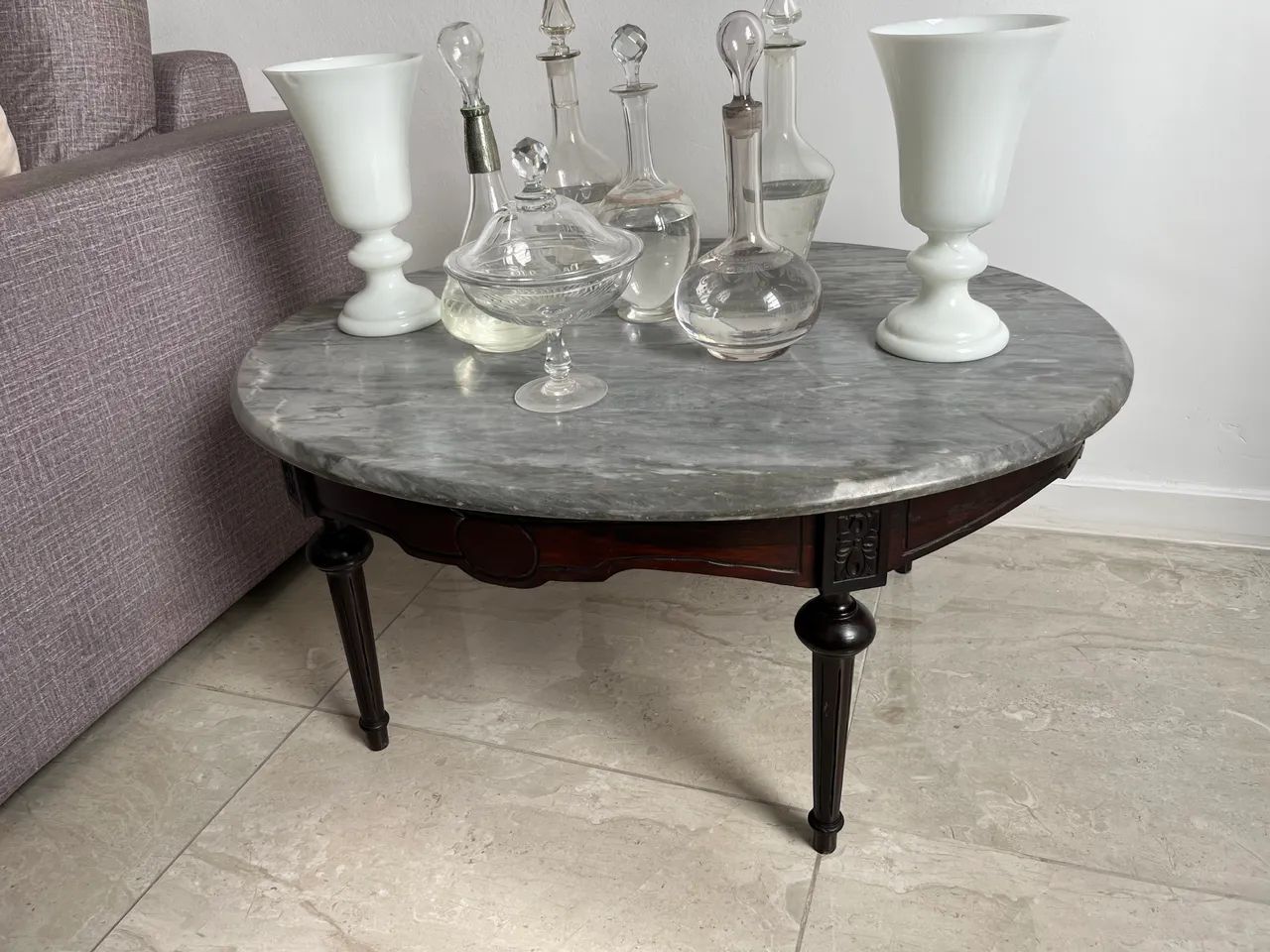 Mesa Lateral ou Centro em Jacarandá e Mármore Cinza Espanhol   - Foto 3