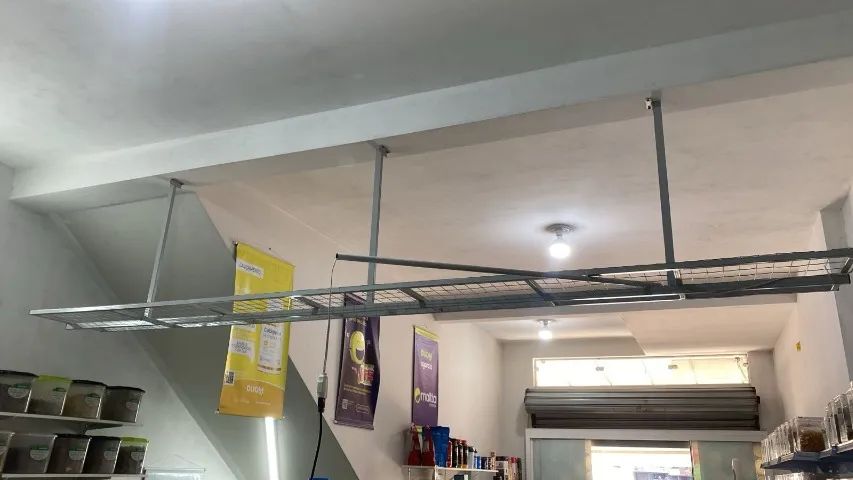 PRATELEIRAS DE TETO ARAMADOS