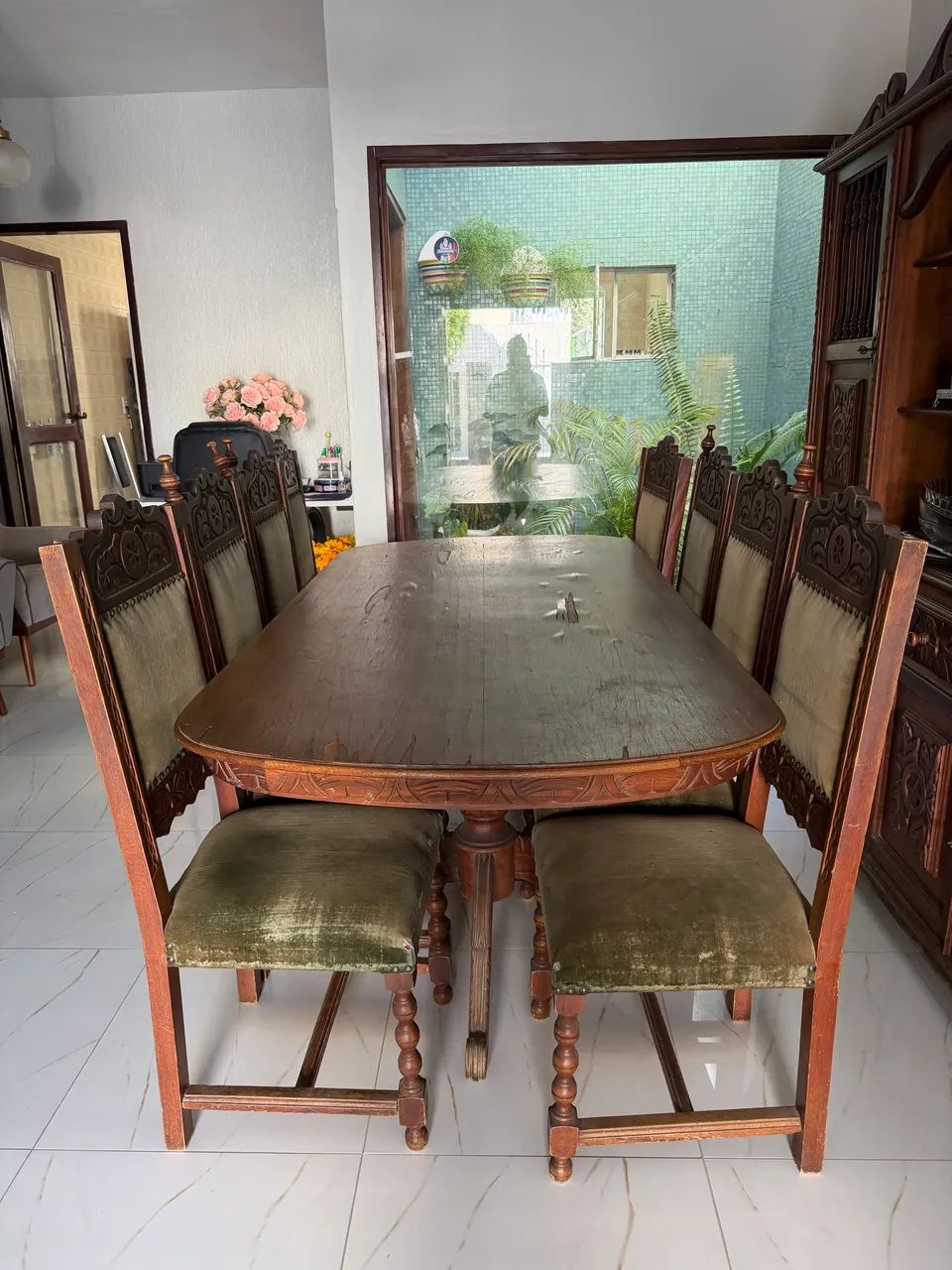 Mesa de Jantar Colonial Maciça com 8 Cadeiras