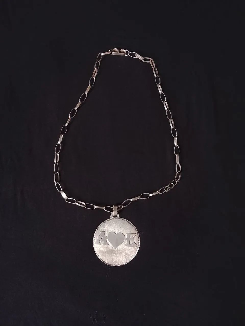 Vende-se esse cordão de prata com 44Gramas 